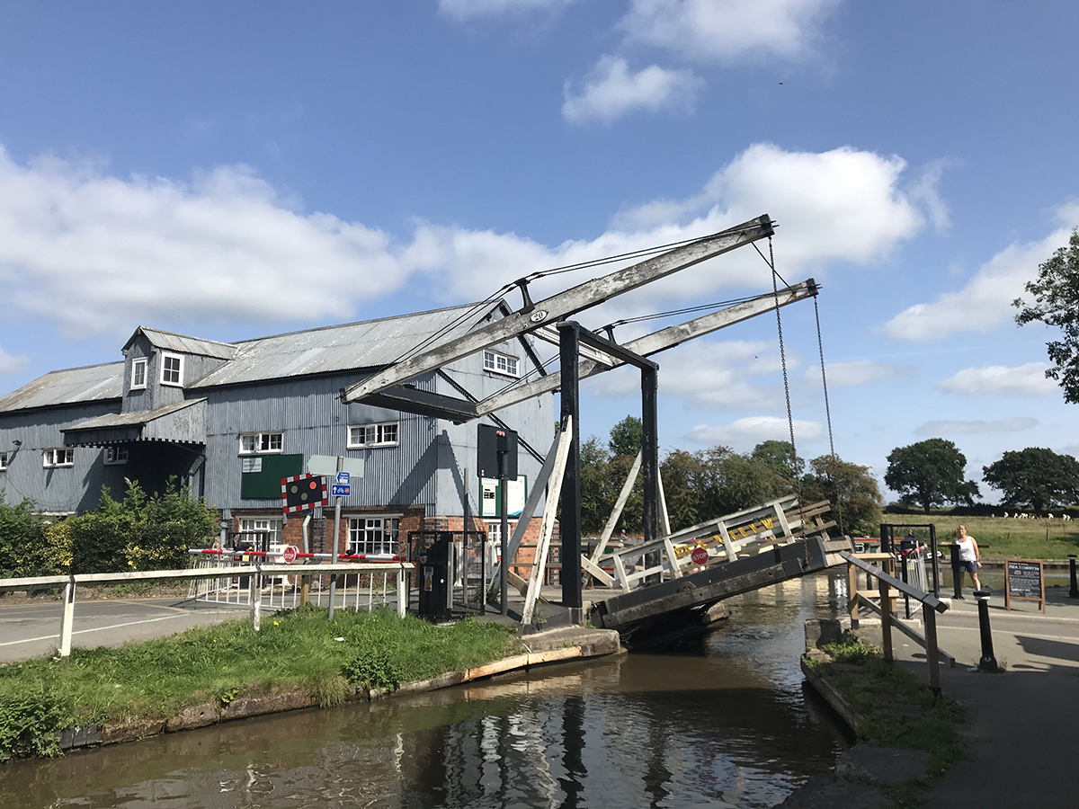 Image of Thomas Telford's lifting bridge in Wrenbury, part of the Walk for the Word route